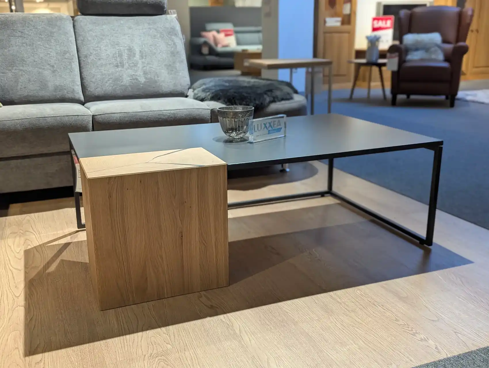 Moderner Couchtisch aus Asteiche & Schiefer Schwarz – 125 x 75 cm