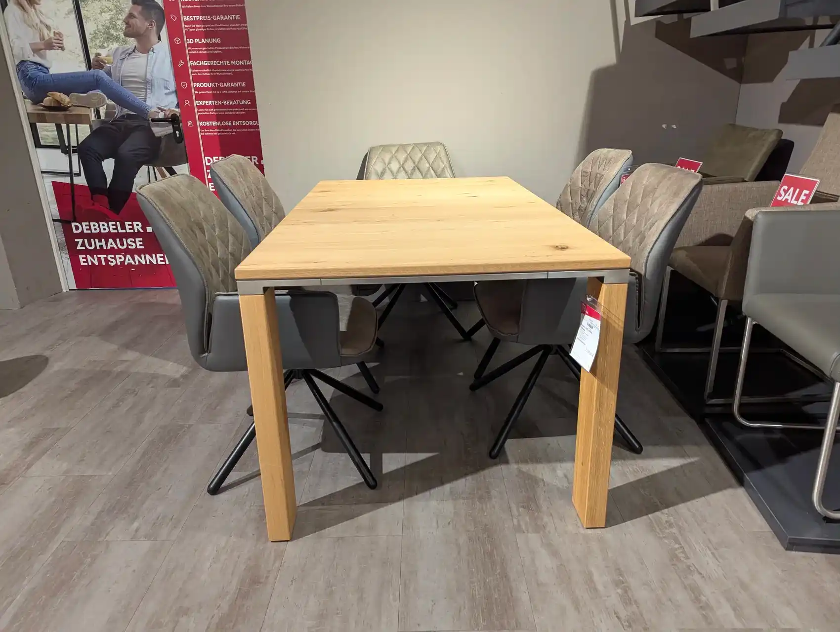 Esstisch mit Klappeinlage