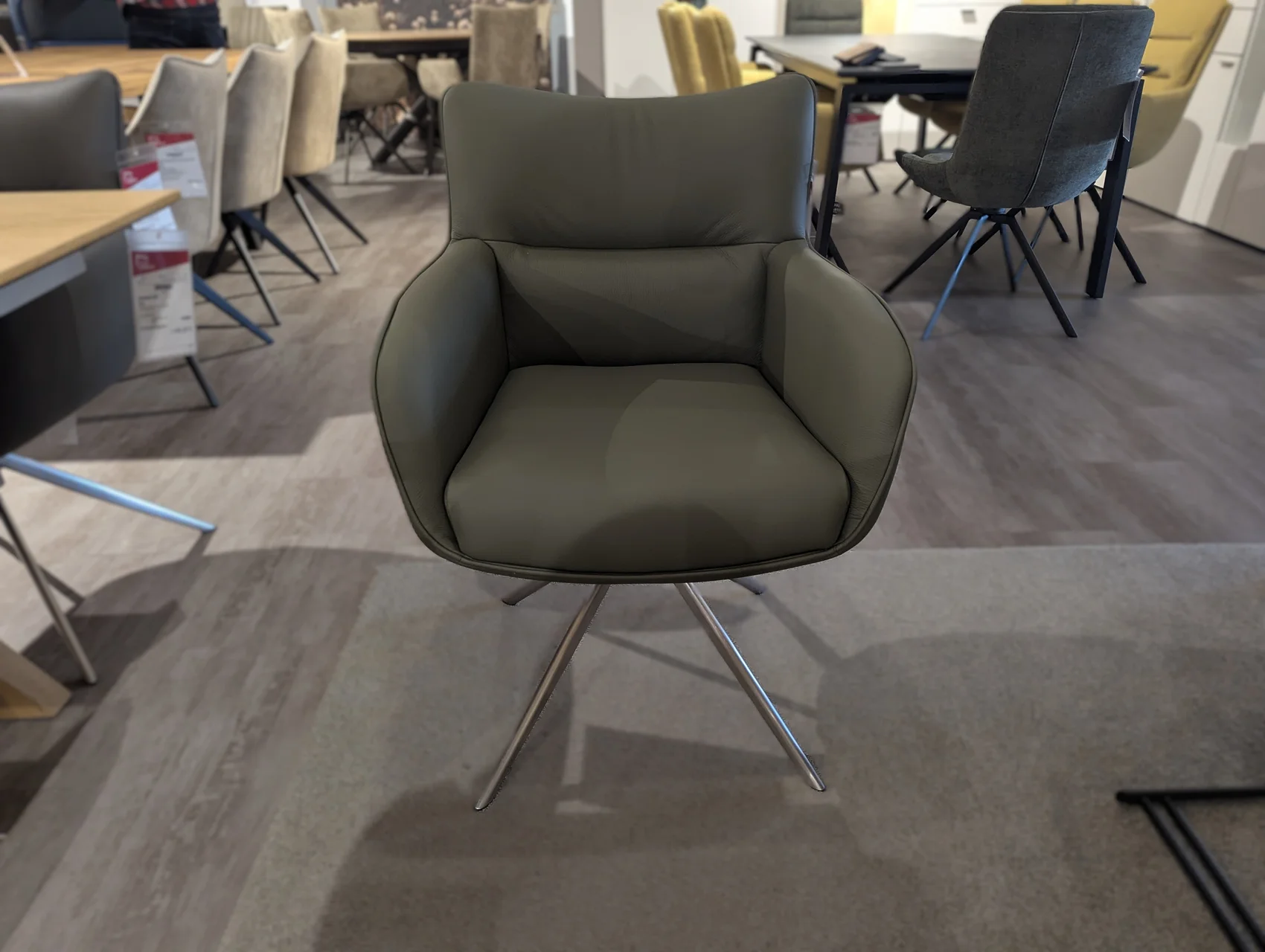 Stuhl – Leder Olive mit Drehfunktion