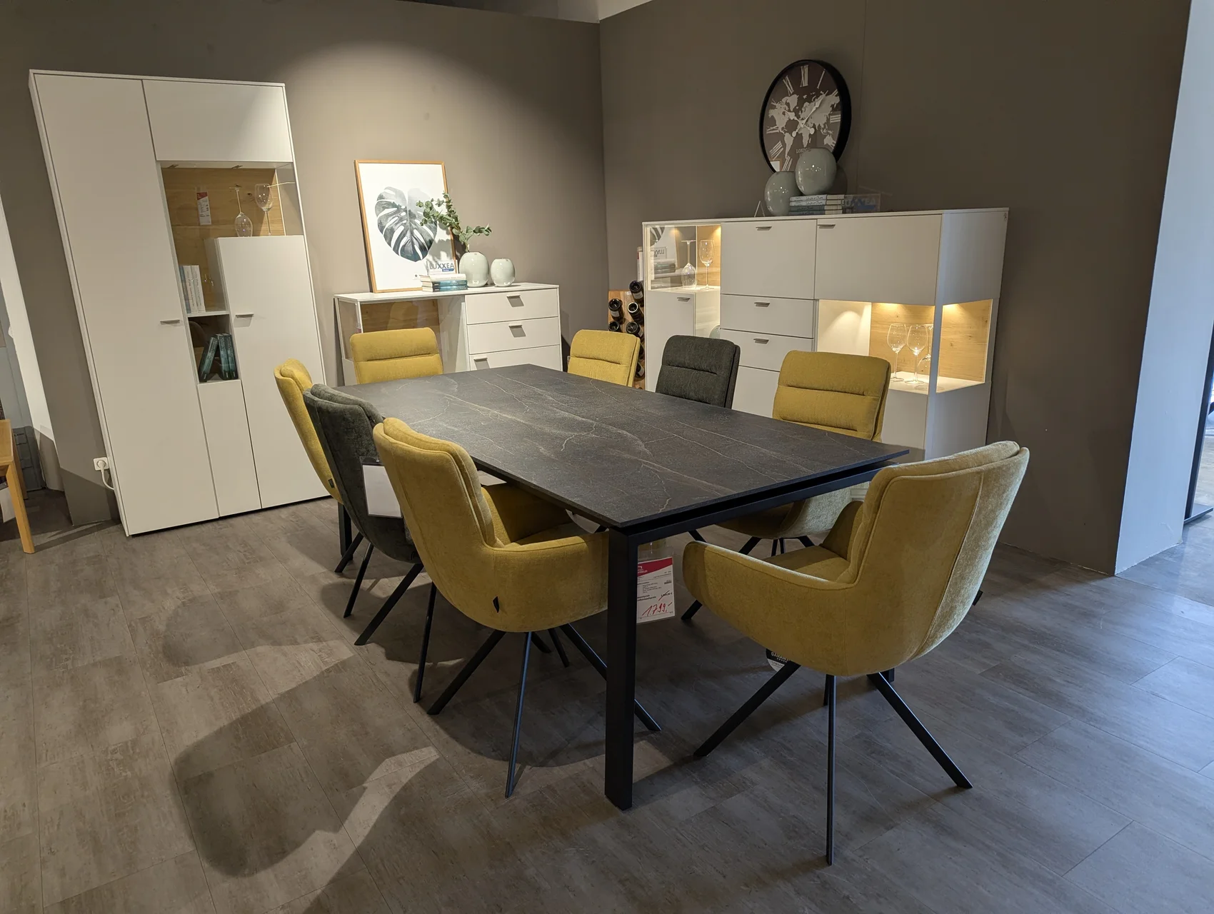 Esstisch mit Klappeinlage